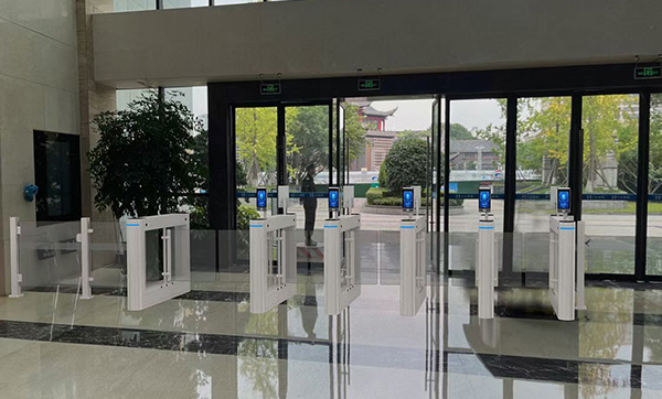 刷臉時代必備利器！門禁人臉一體機讓自動化的門禁管理更簡單