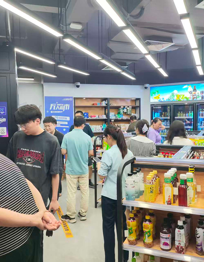 刷臉進店+無感購物+AR導購,“RFID無人超市”亮相陜西某辦公大廈 刷臉進店+無感購物+AR導購,“RFID無人超市”亮相陜西某辦公大廈