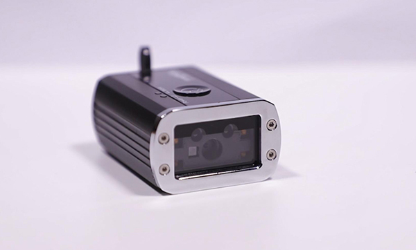 lv3000u plus掃碼器用于制造業，掃描PCB二維碼